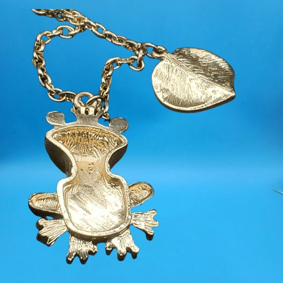 Frog Prince with Lily Pad Necklace Enamel Rhnestone Gift Boxed Green Pink Eyes - Picture 6 of 7